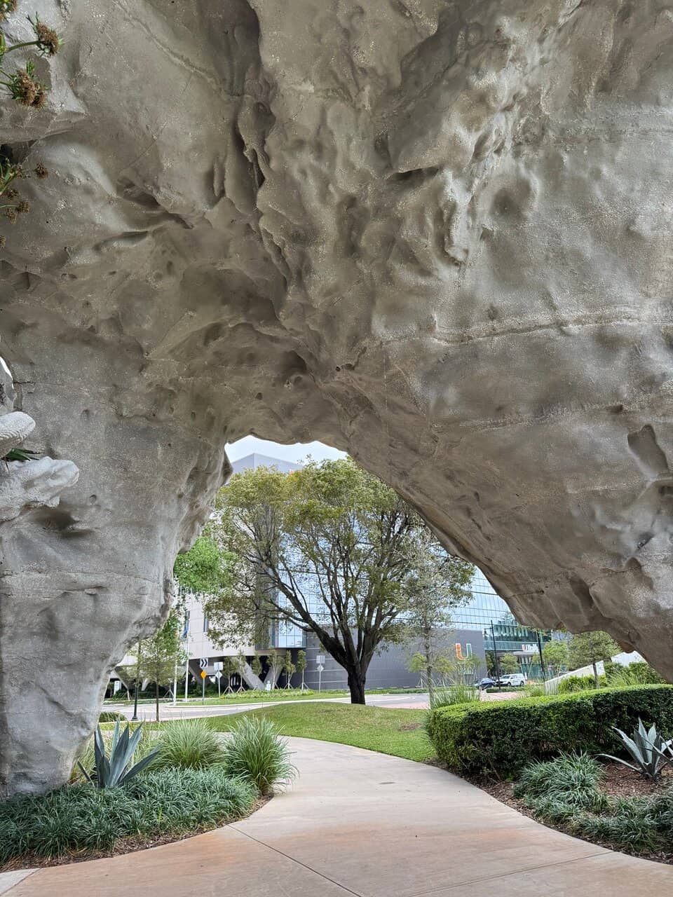 Oval Footpath