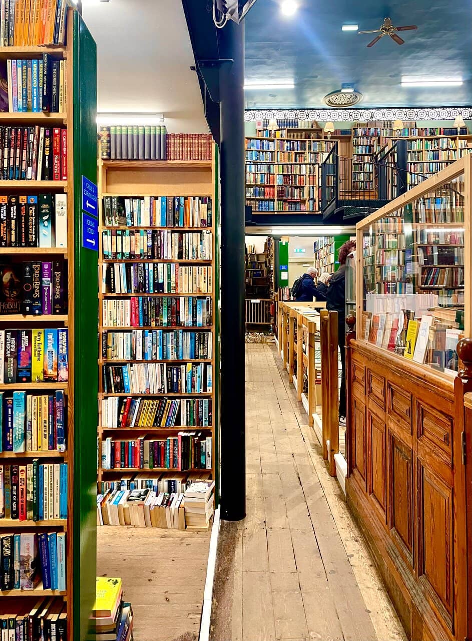 Endless Bookshelves