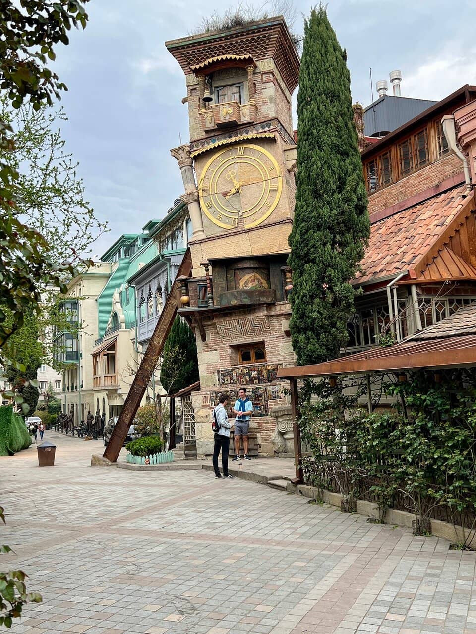 Artsy Street & Souvenirs