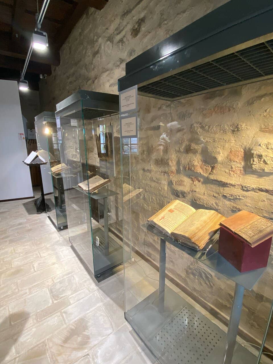Rare Manuscripts & Old Books