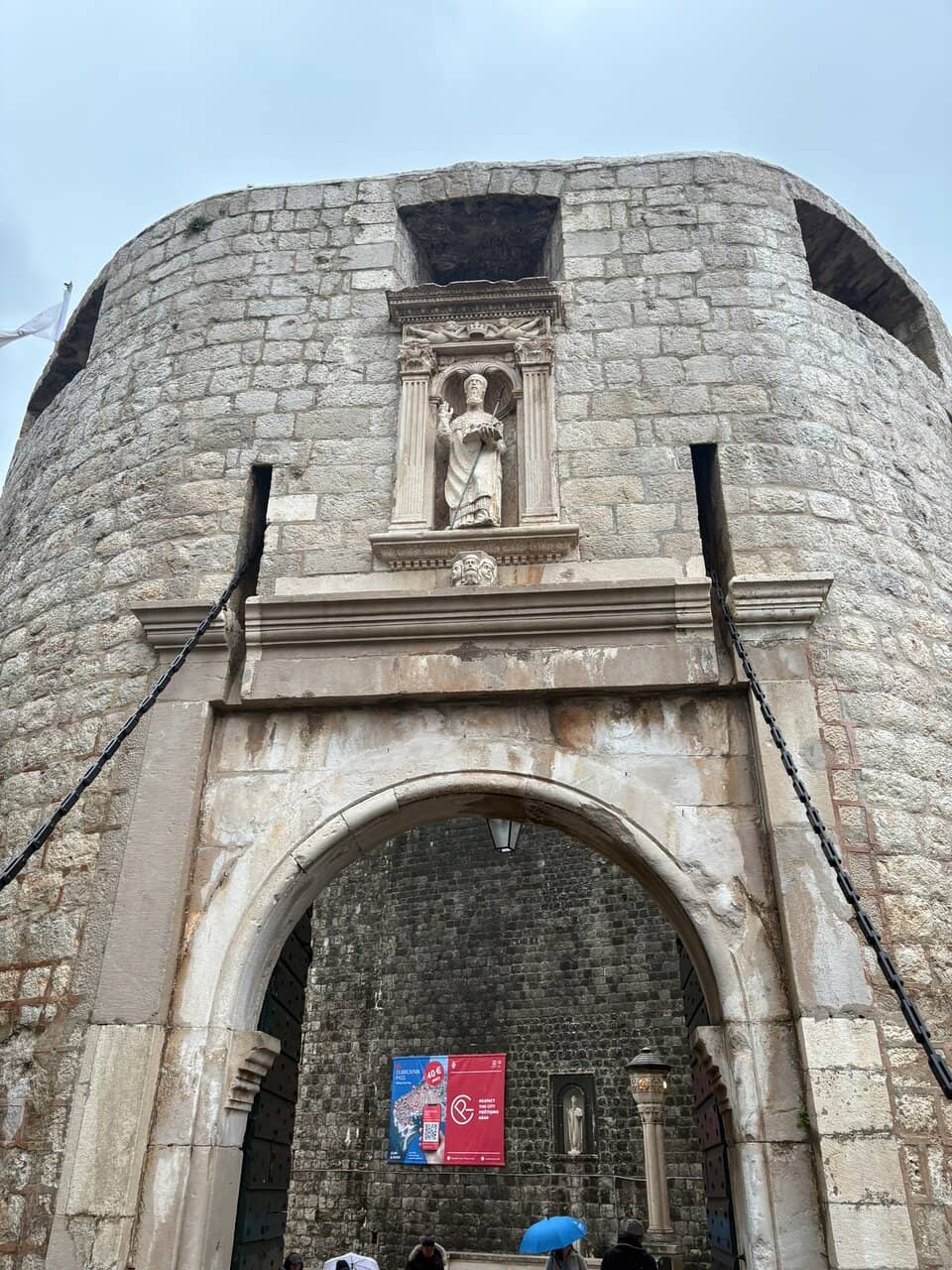 Gothic Clover-Shaped Openings