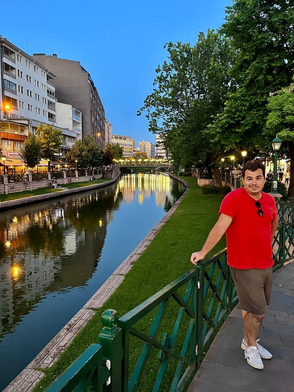 Adalar Cafe Scene