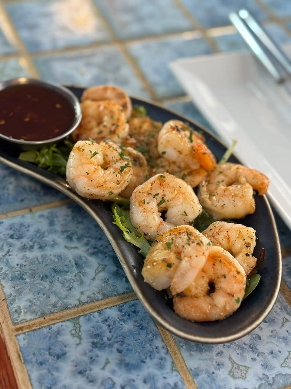 Artistic & Cool Atmosphere