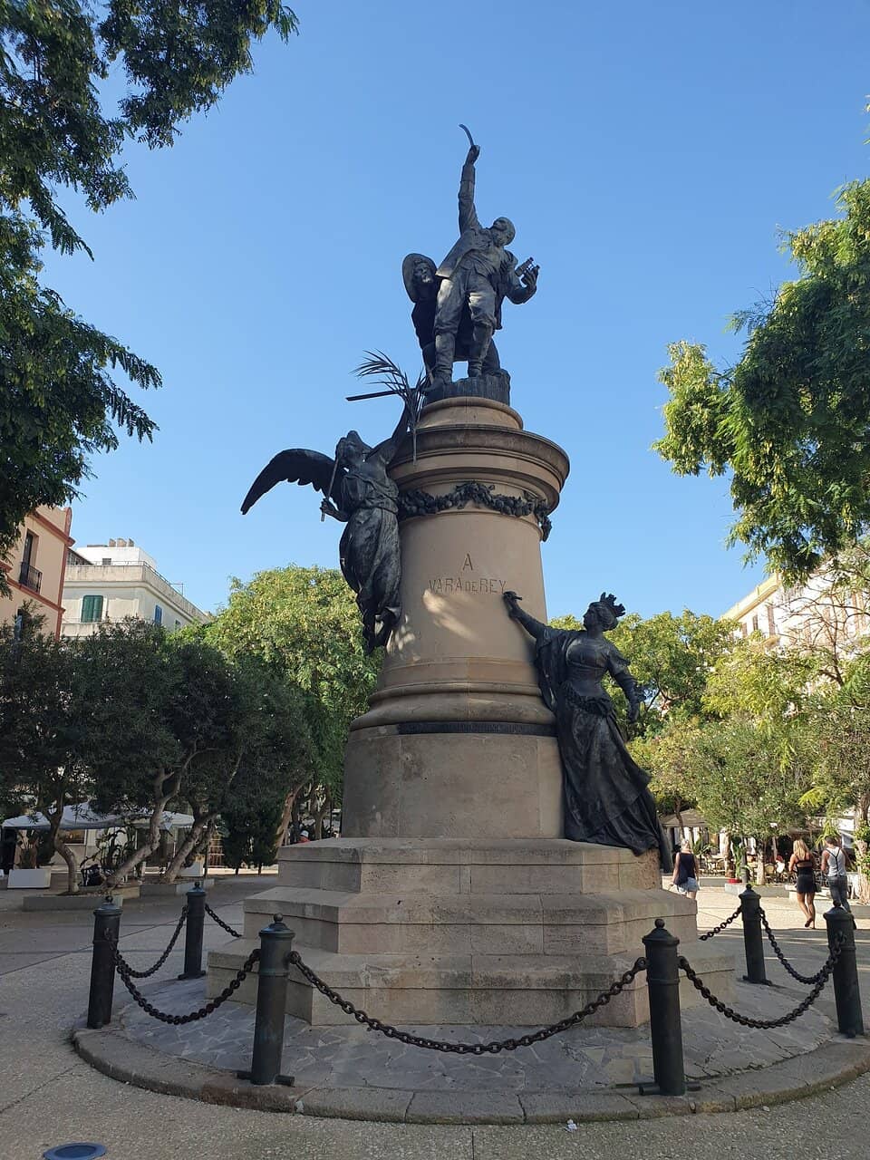 Monumental Centerpiece