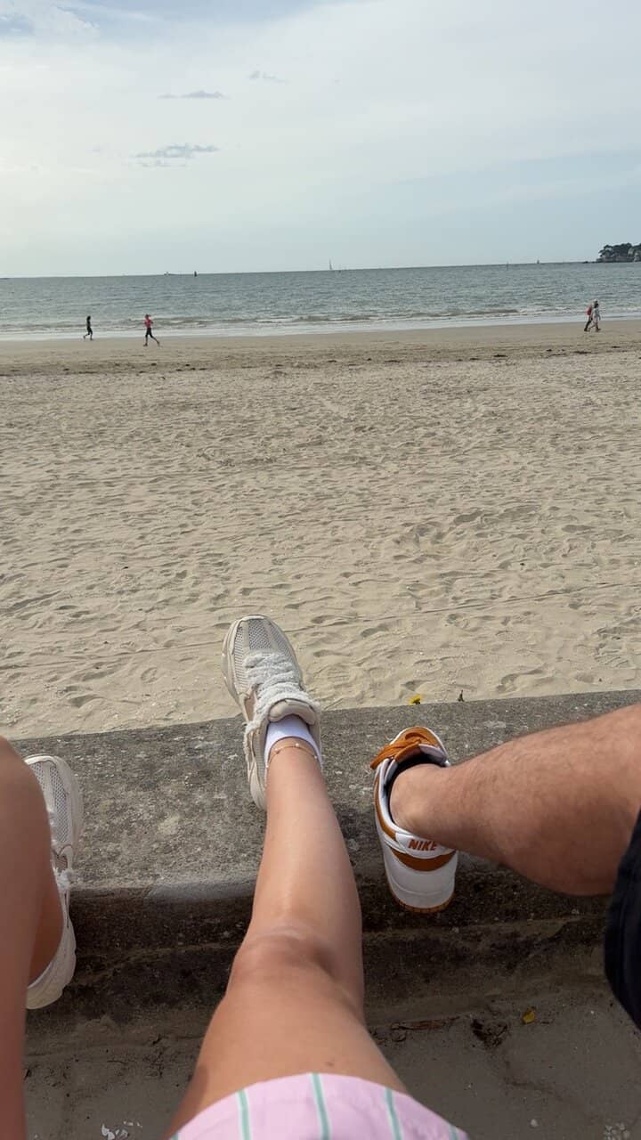 Chic Promenade Stroll