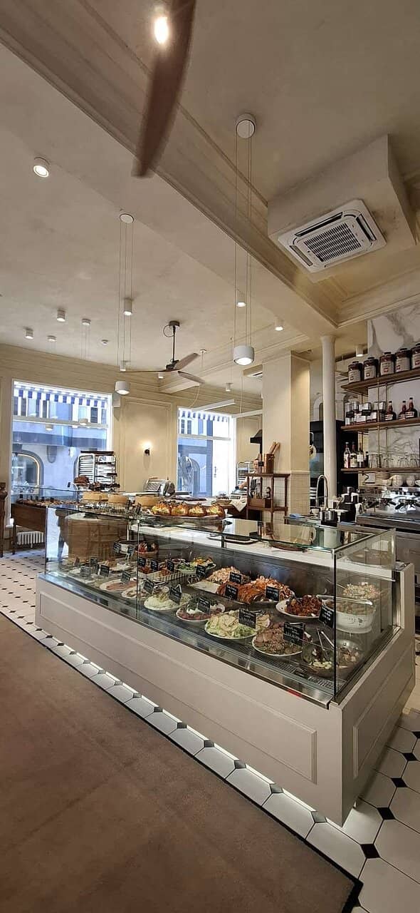 Chic French-Inspired Ambiance