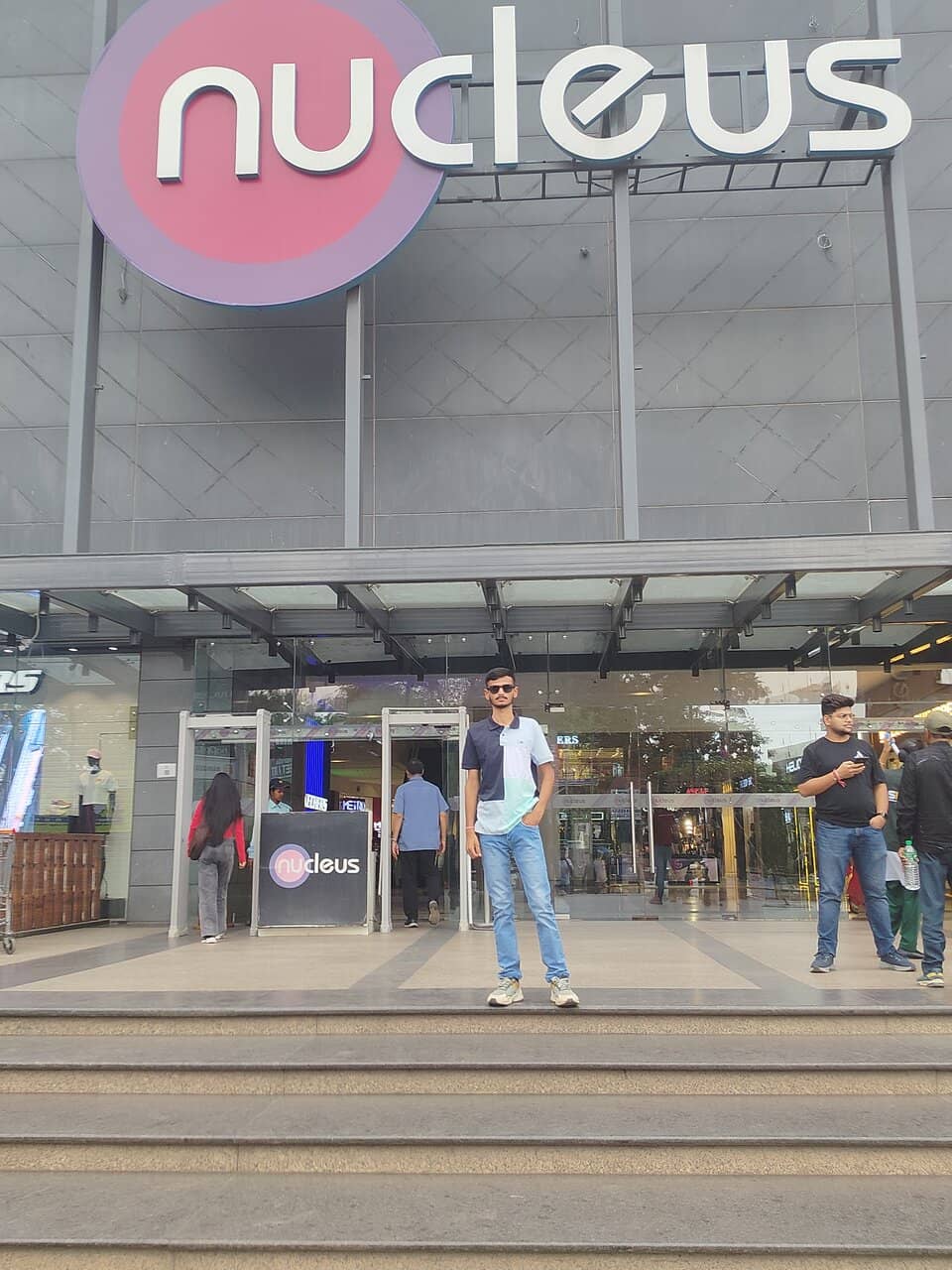 Fashion & Lifestyle Brands