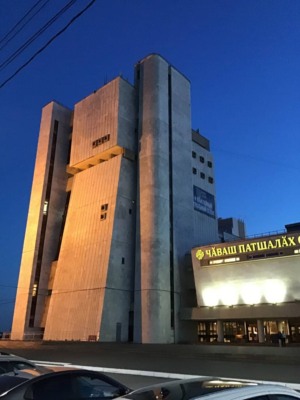 Grand Crystal Chandeliers