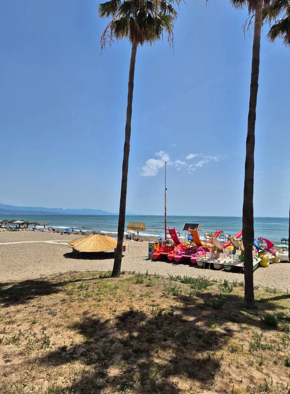 Communal Gardens & Pools