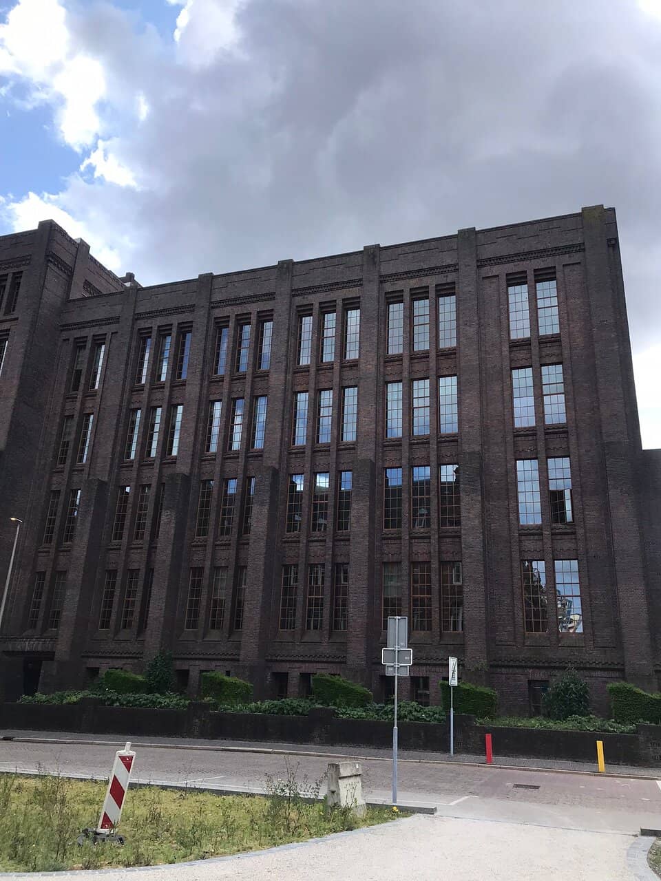 Hogwarts-esque Ambiance