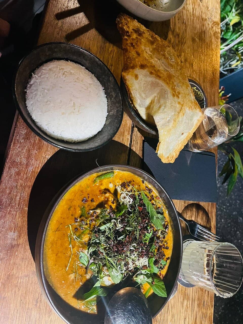 Vibrant Street-Food Vibe