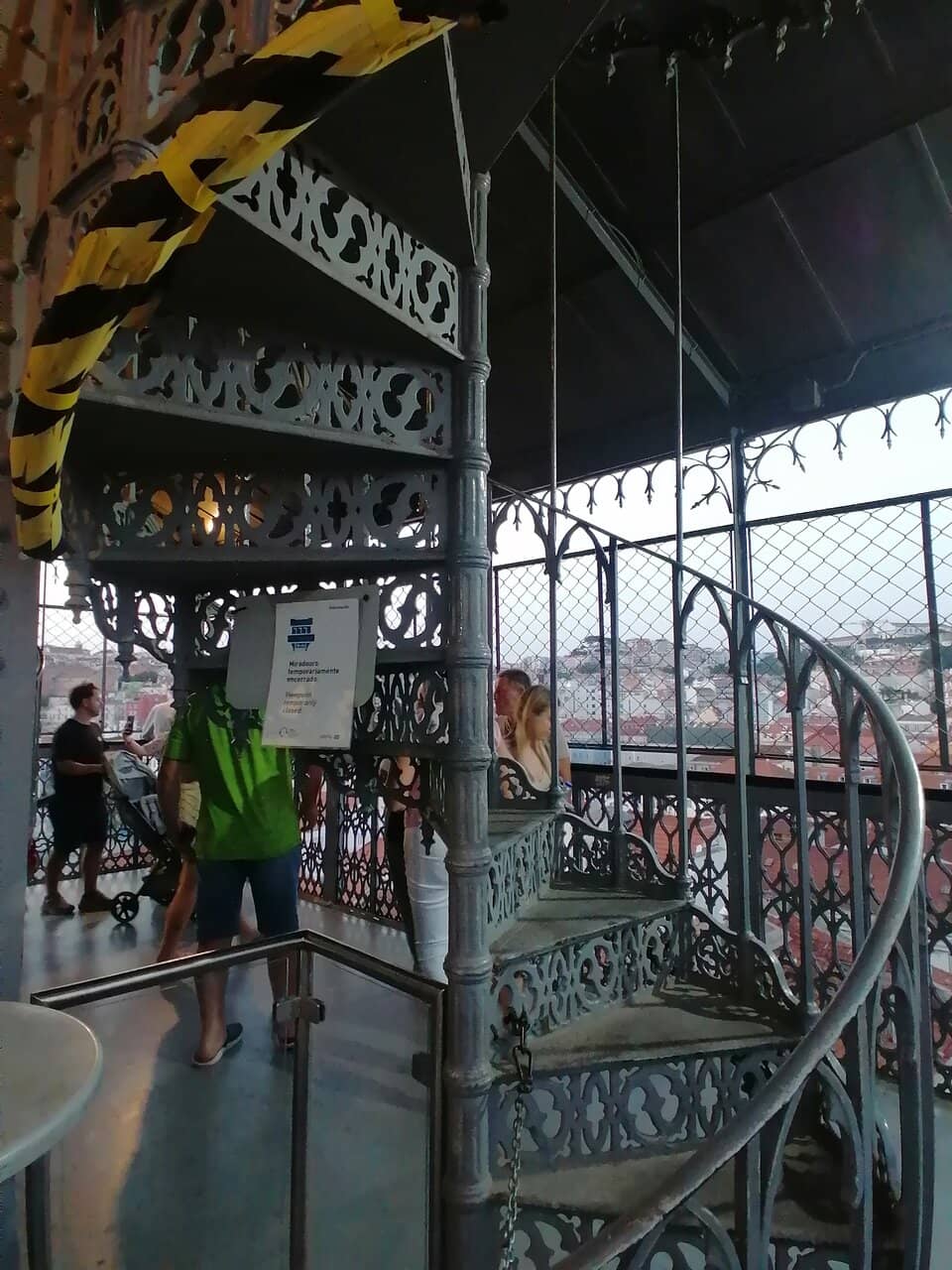 Connecting Chiado and Baixa