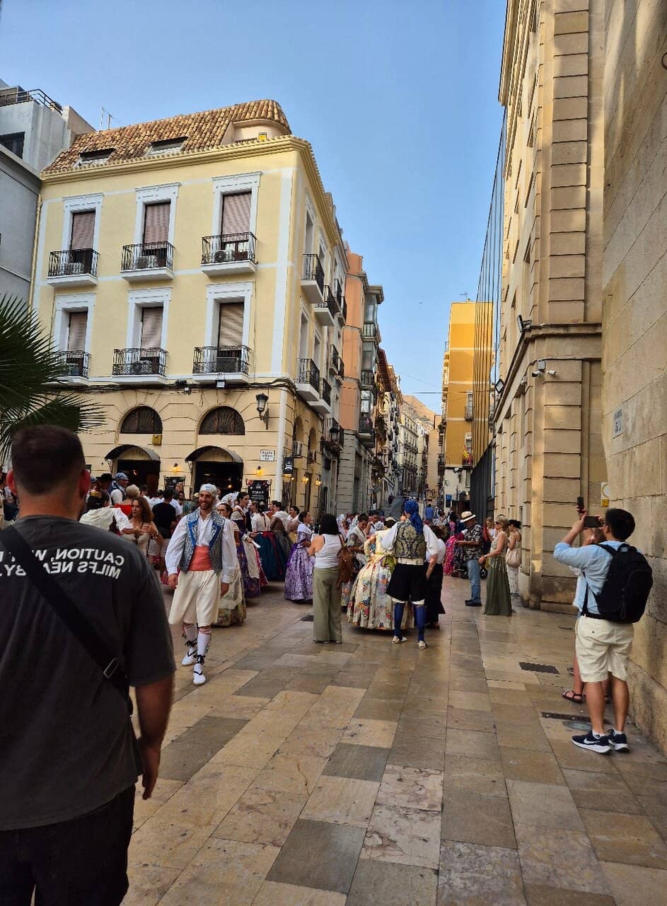 Picturesque Plaza Ambiance