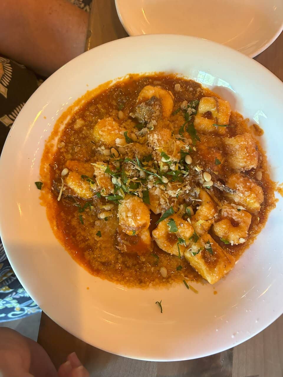 Cozy & Chic Atmosphere