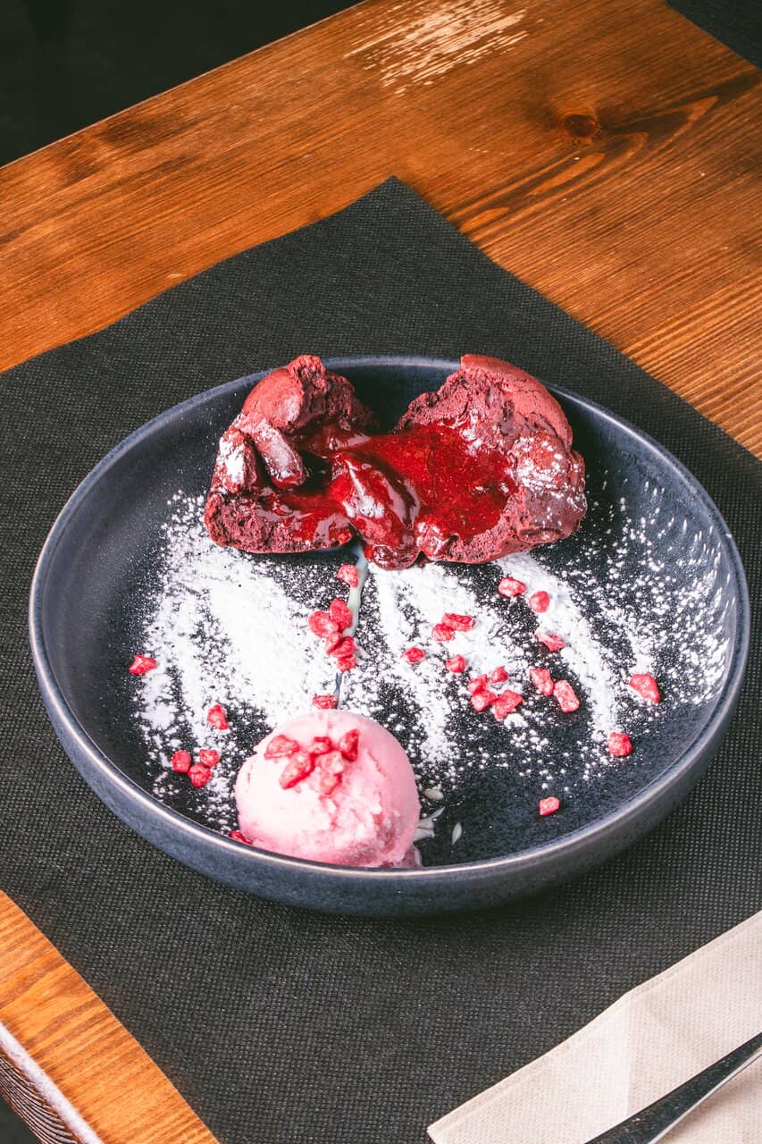 High-Quality, Locally-Sourced Dishes