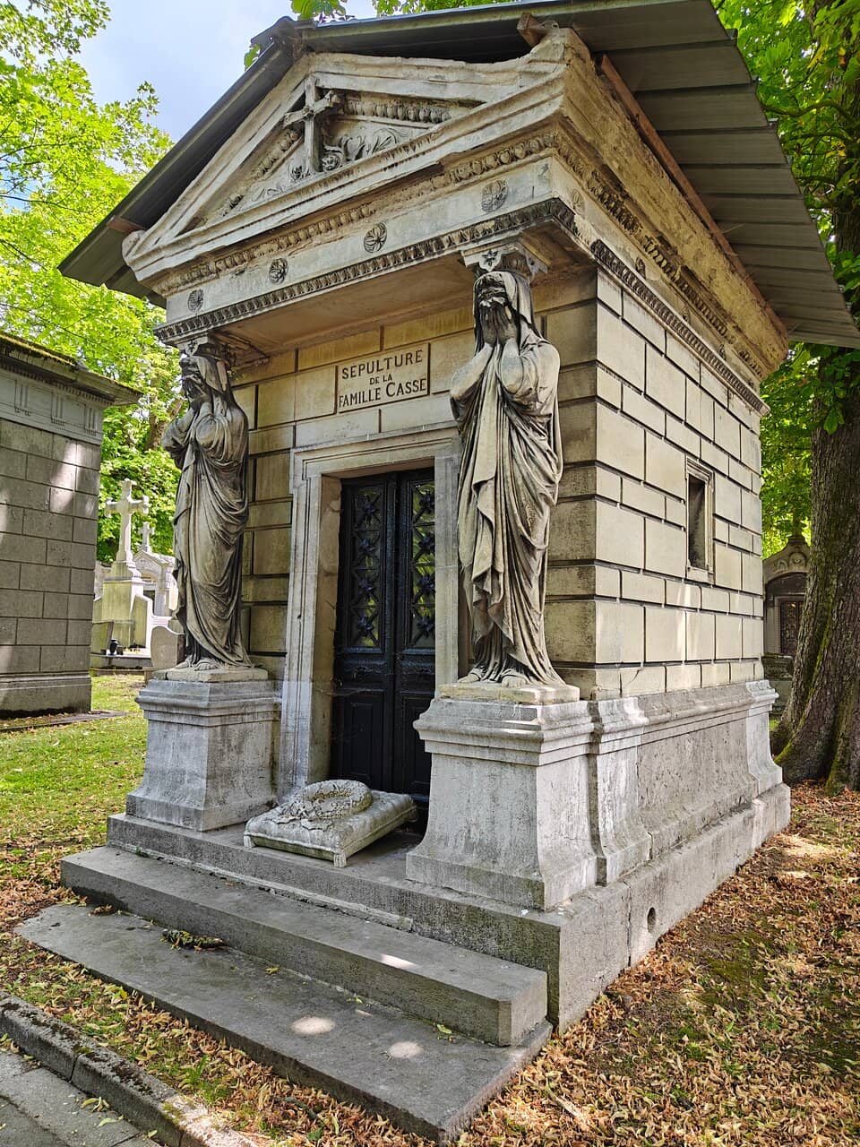 Grand Mausoleums and Sculptures