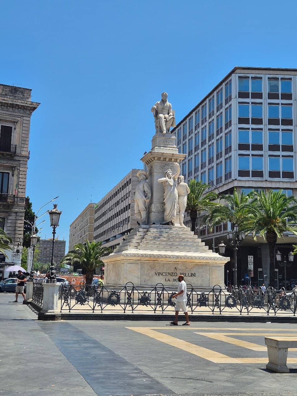 Monument to Vincenzo Bellini