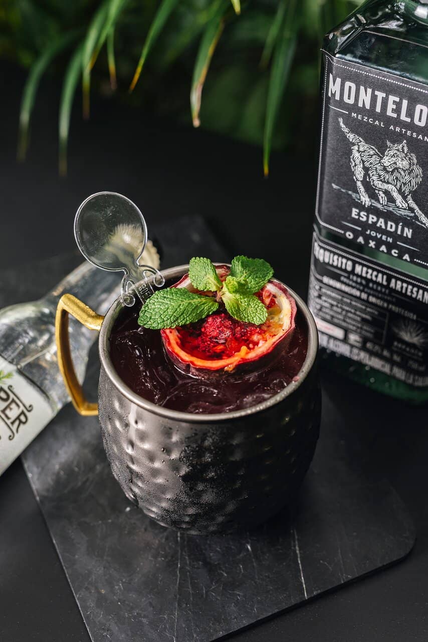 Vibrant Atmosphere & Craft Cocktails