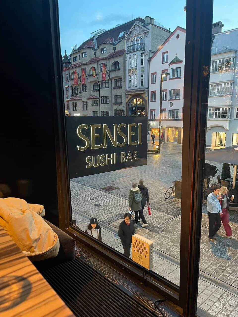 Prime Window Seating