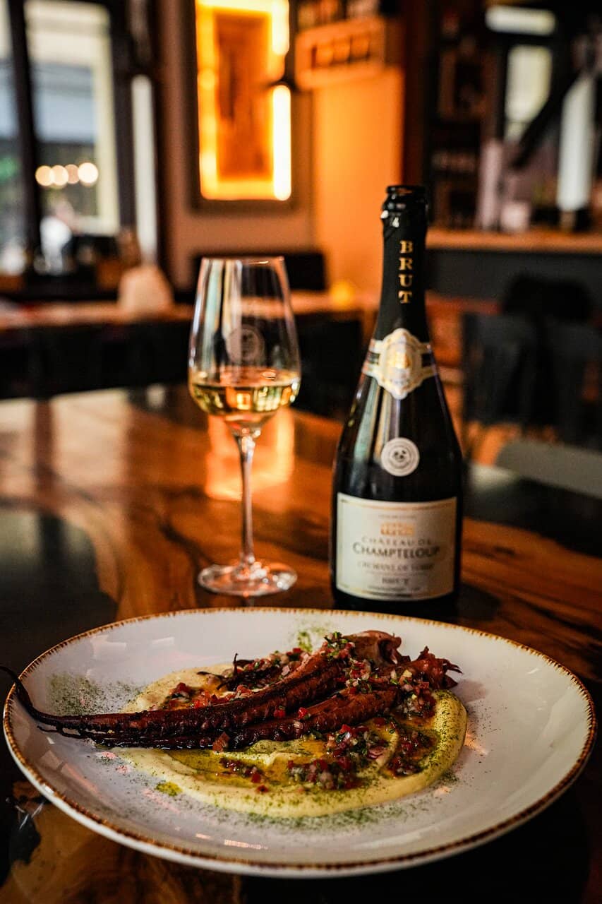 Grilled calamari tentacles