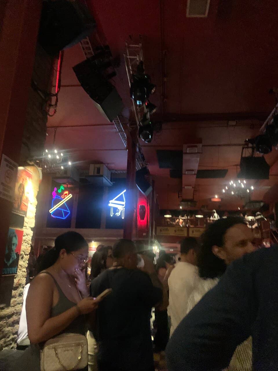 Authentic Salsacaleña Atmosphere