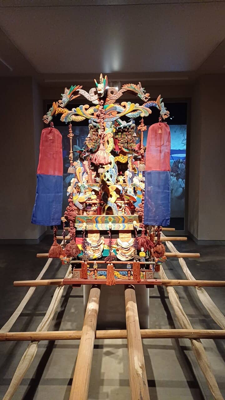 Reply 1988 Streetscape