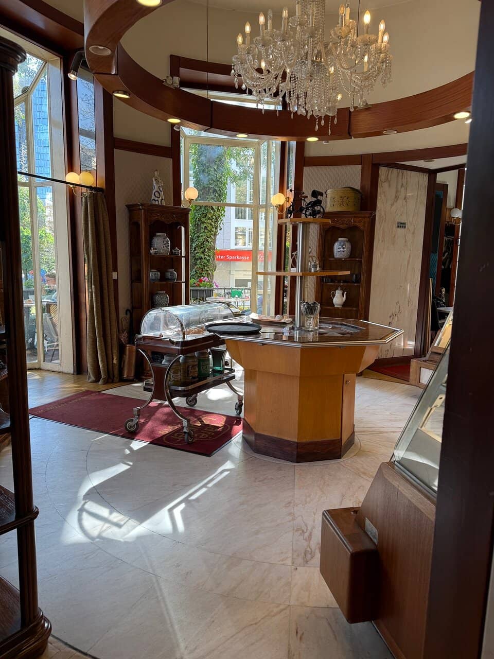 Delectable Cakes and Pastries