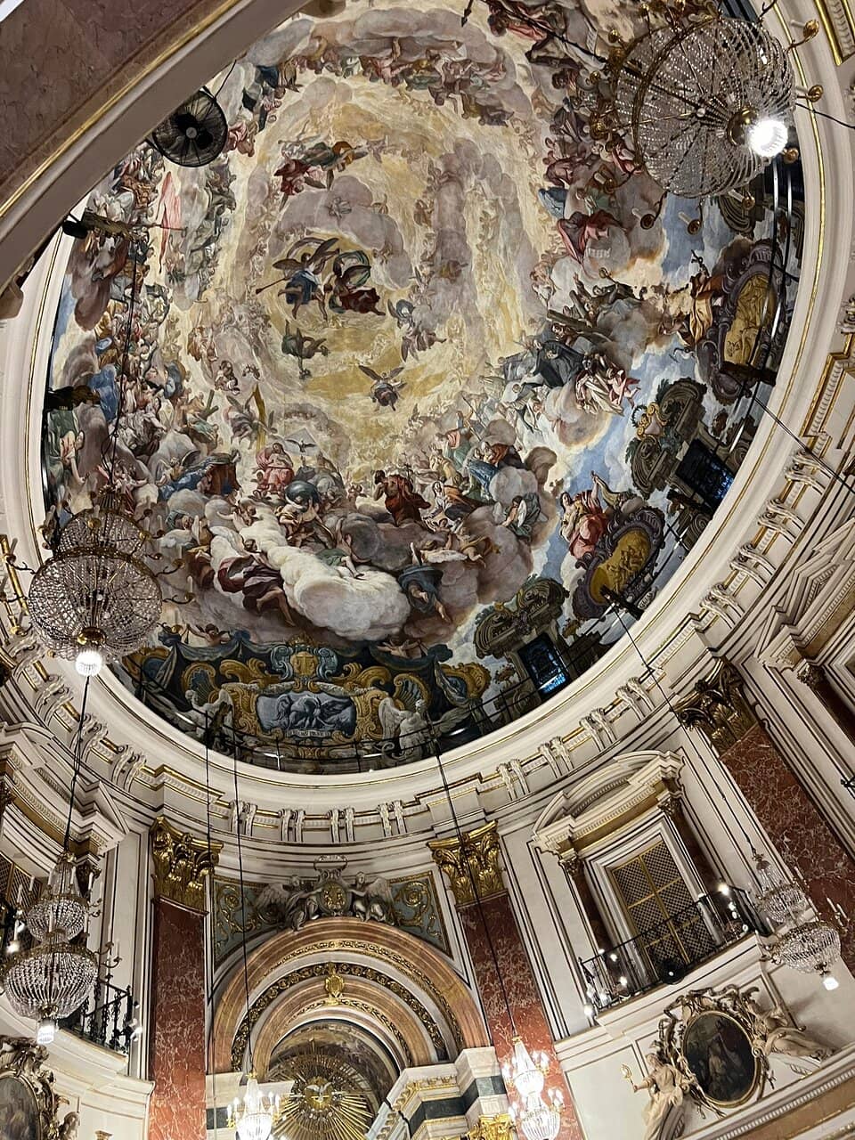 Oval-Shaped Interior