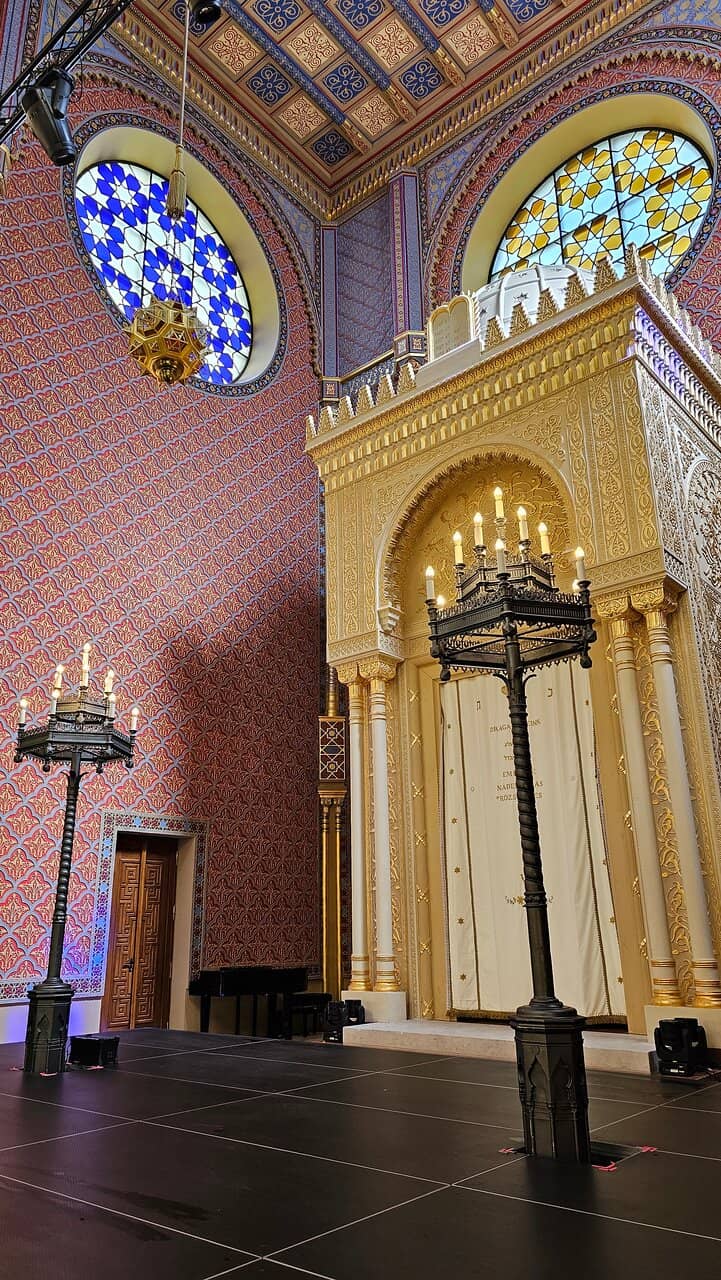 Unique Octagonal Layout