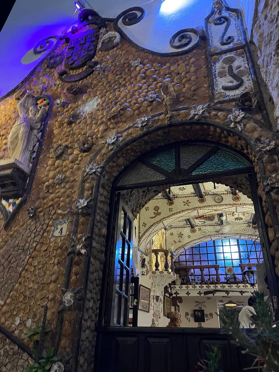 Cozy & Traditional Atmosphere