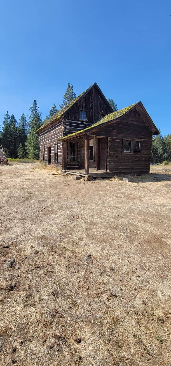 Whitcomb Pioneer Cabin