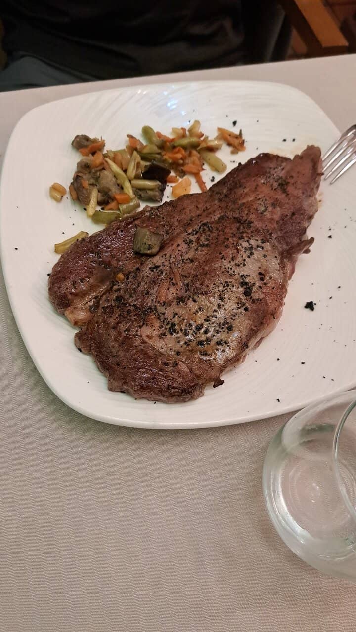 Vibrant Bar Experience