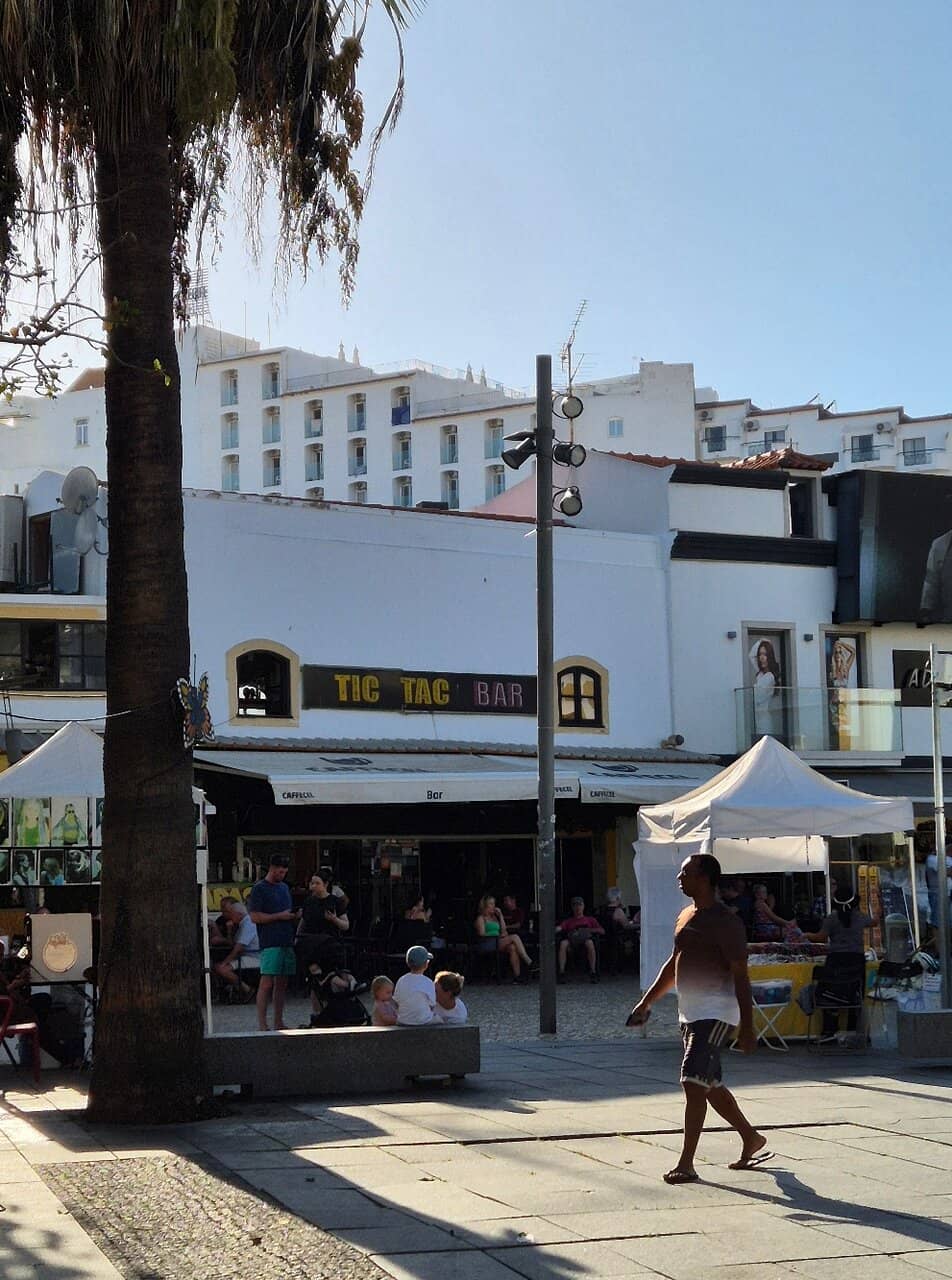 Charming Cafés and Eateries