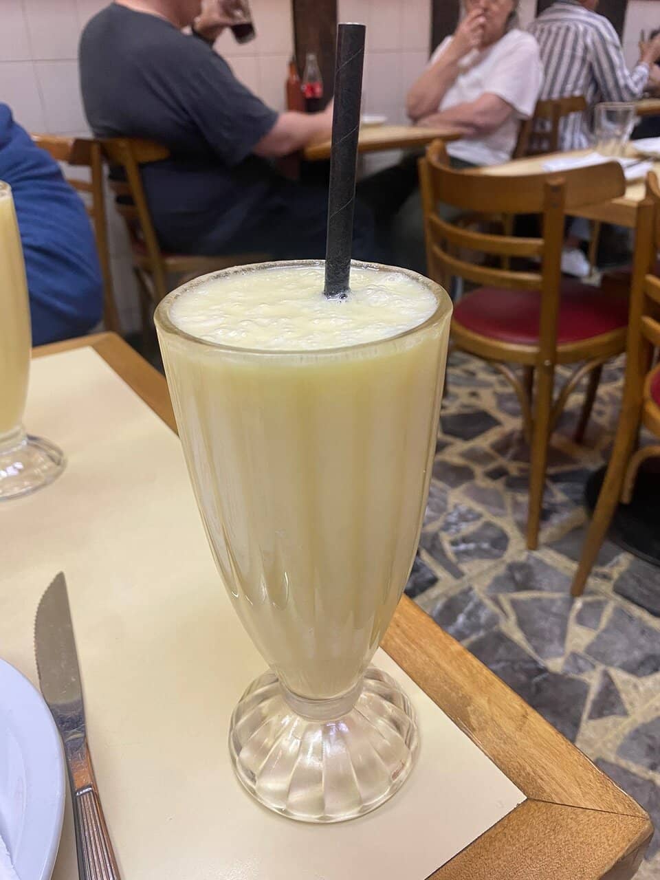 Lively Buenos Aires Pizzeria Atmosphere