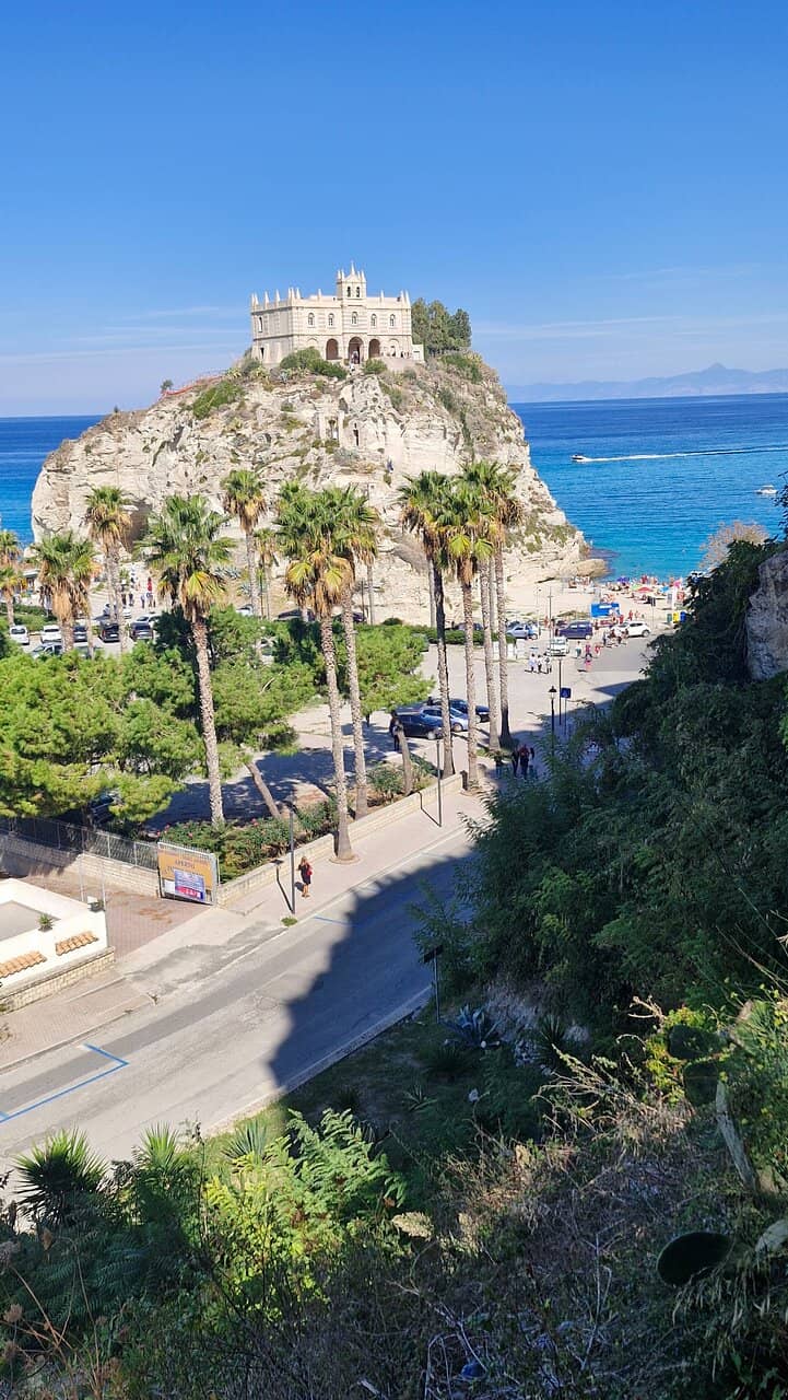 Panoramic Coastal Vistas