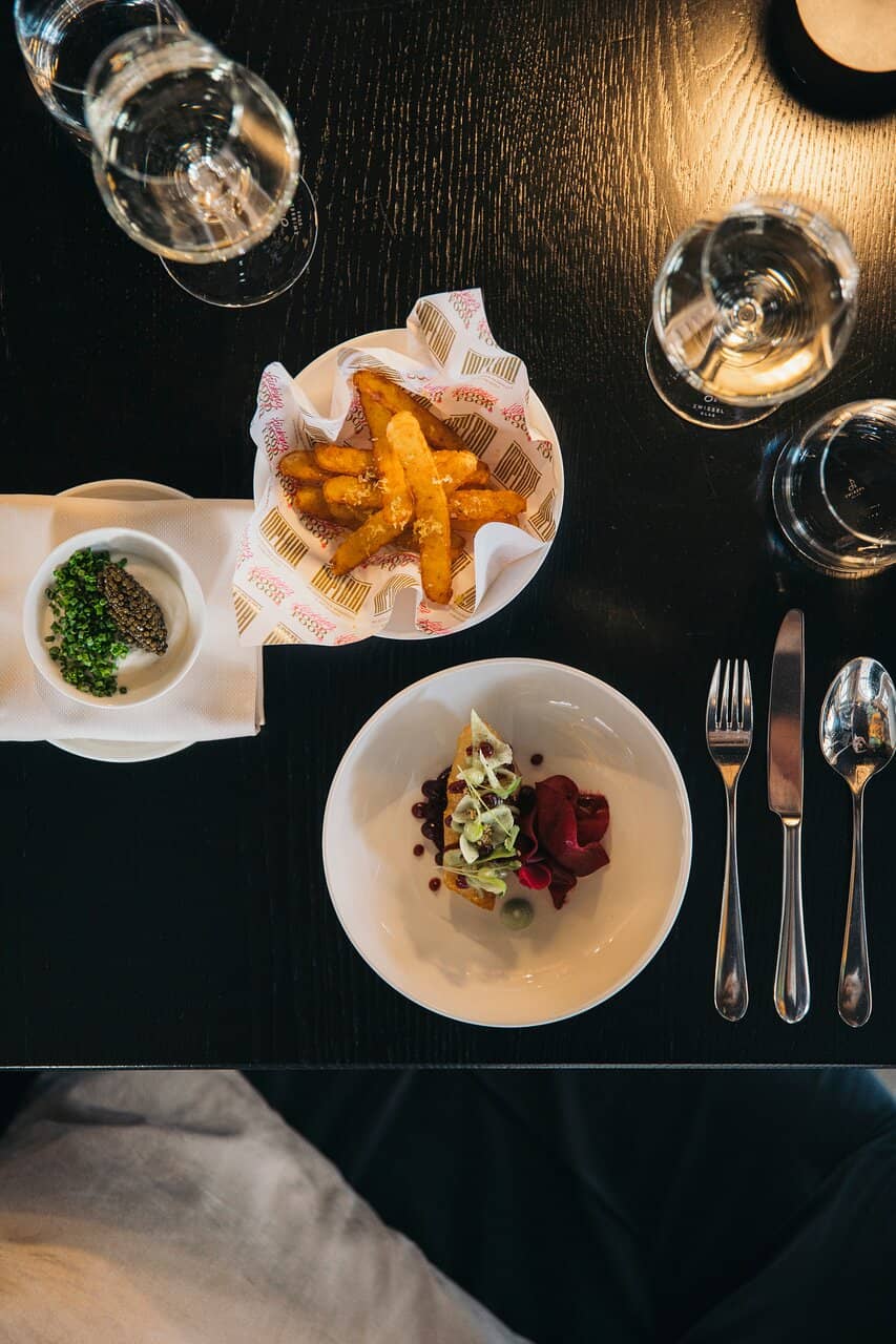 Chic & Relaxed Atmosphere