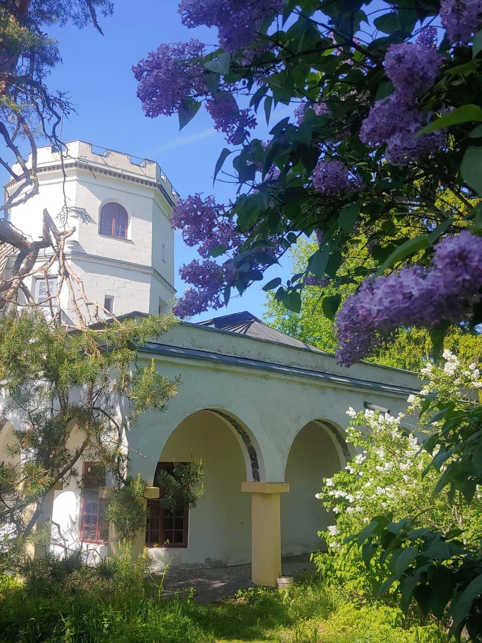 Tarvaspää Studio Castle