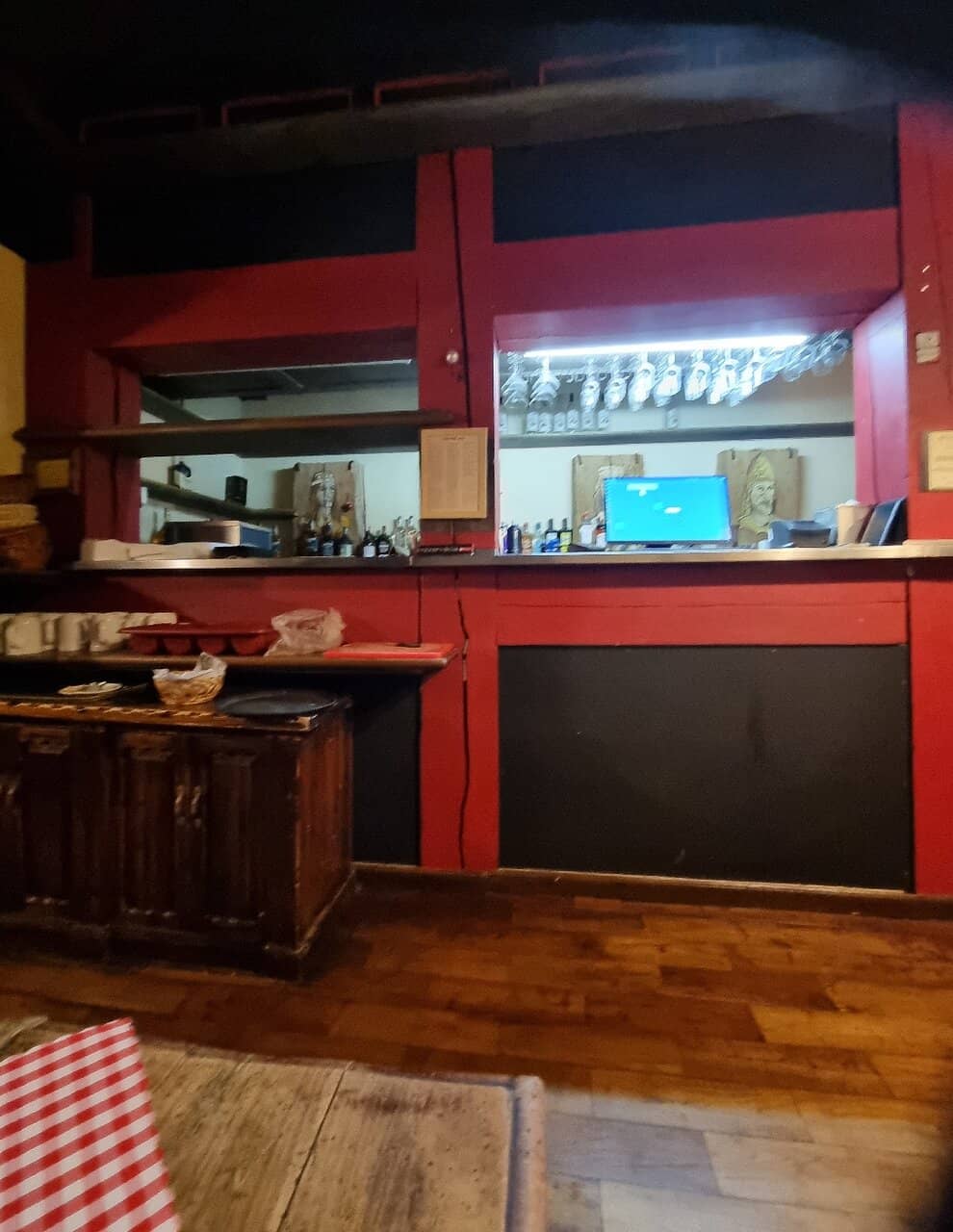 Homemade Beer & Hearty Dishes