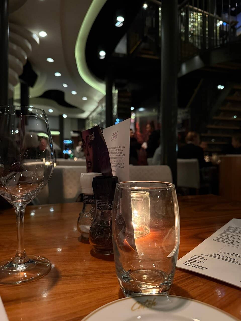 Stylish and Lively Atmosphere