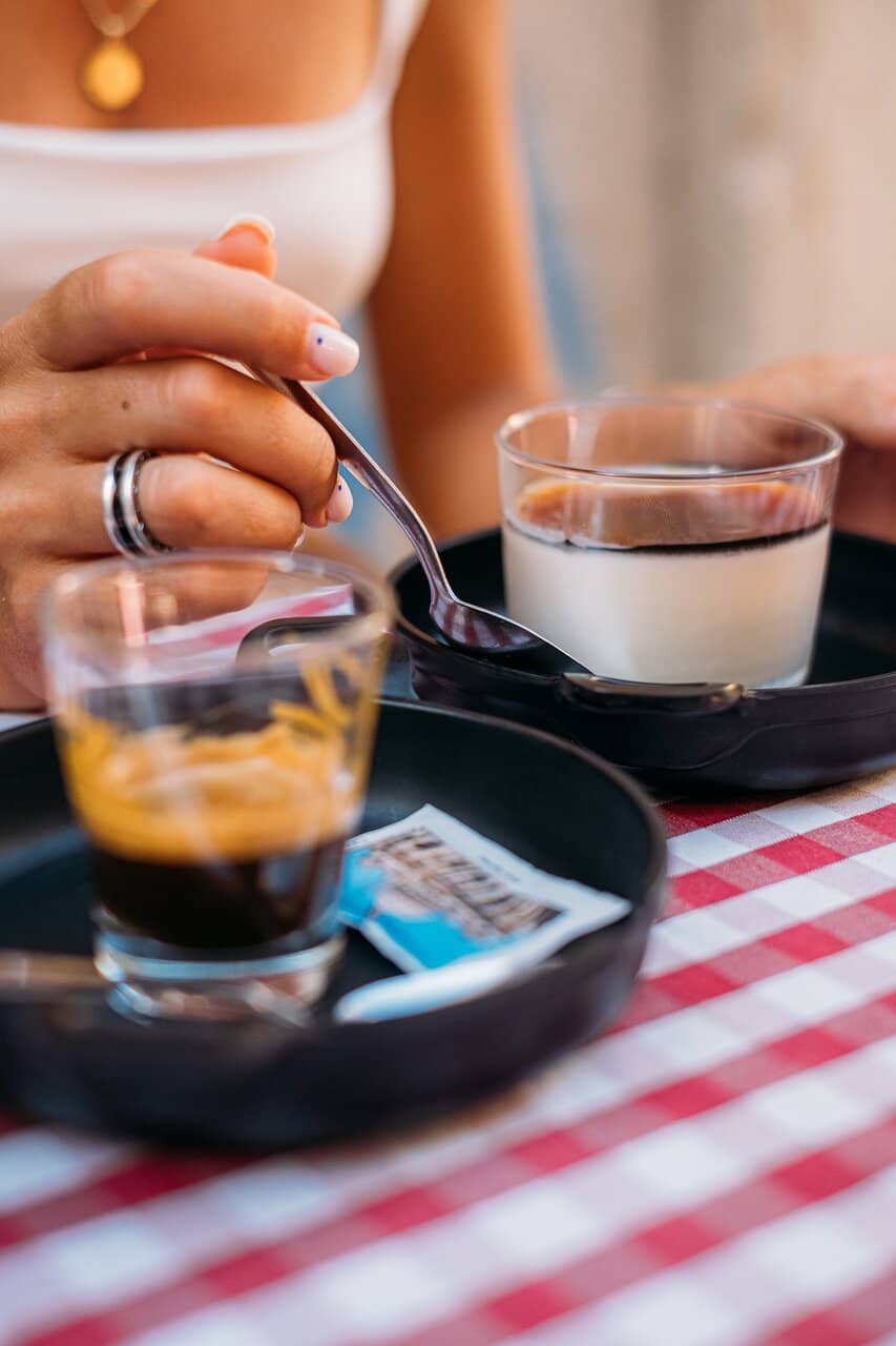 Trastevere's Lively Atmosphere
