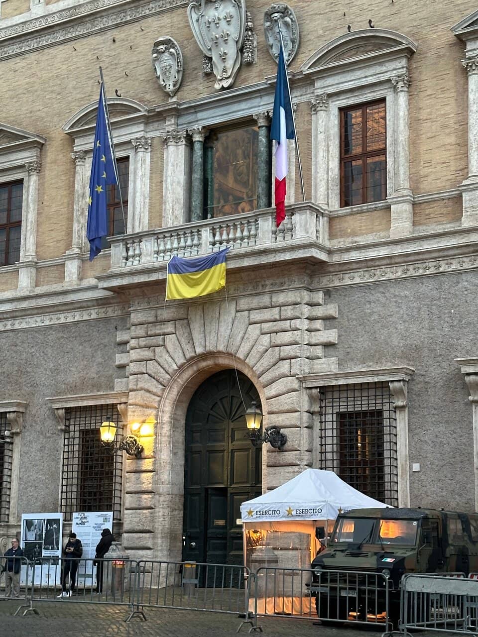 Palazzo Farnese and Campo de' Fiori (2026) – Best of TikTok, Instagram \u0026  Reddit Travel Guide, image size:960x1280