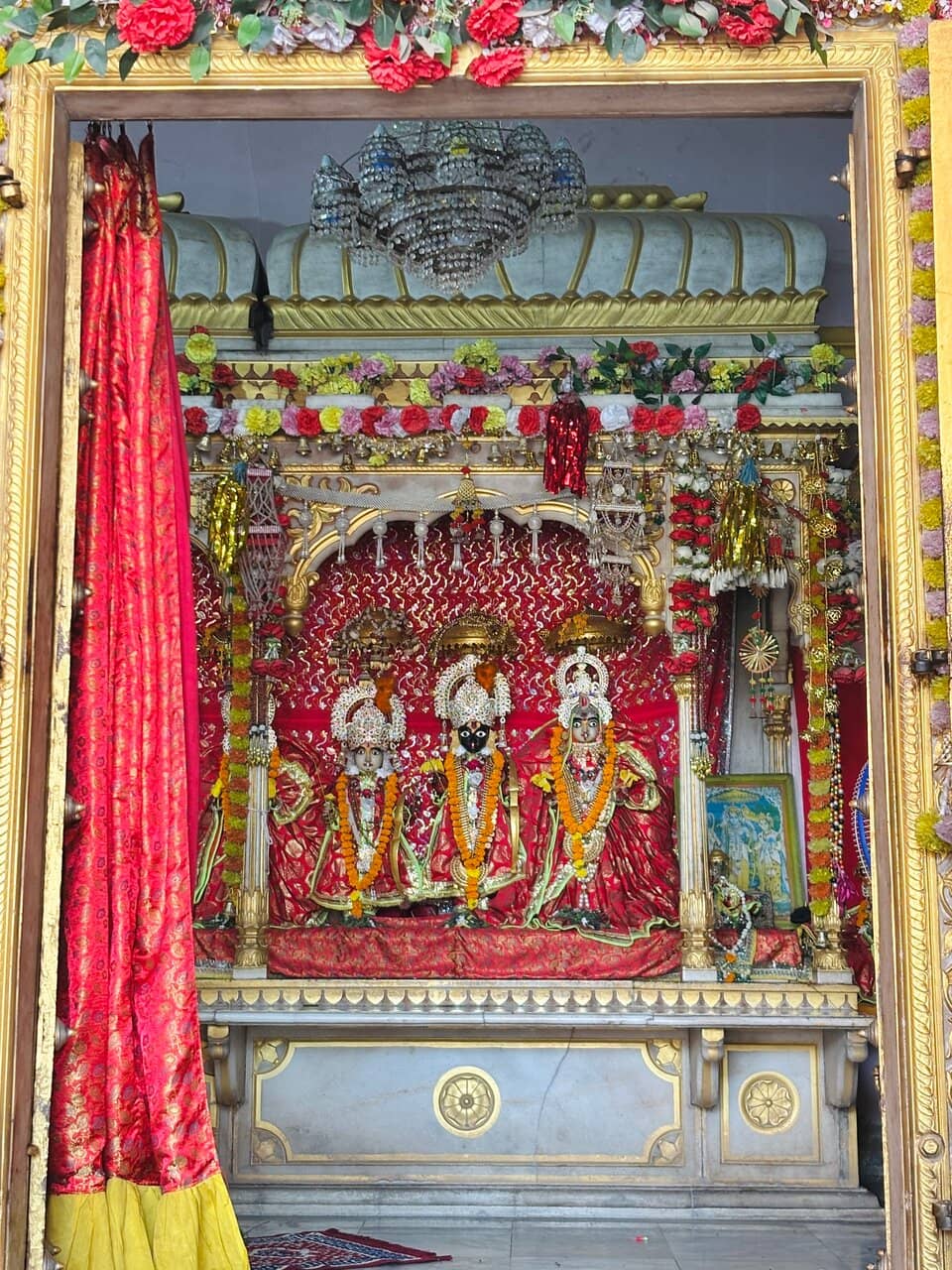 Dashrath Mahal Architecture