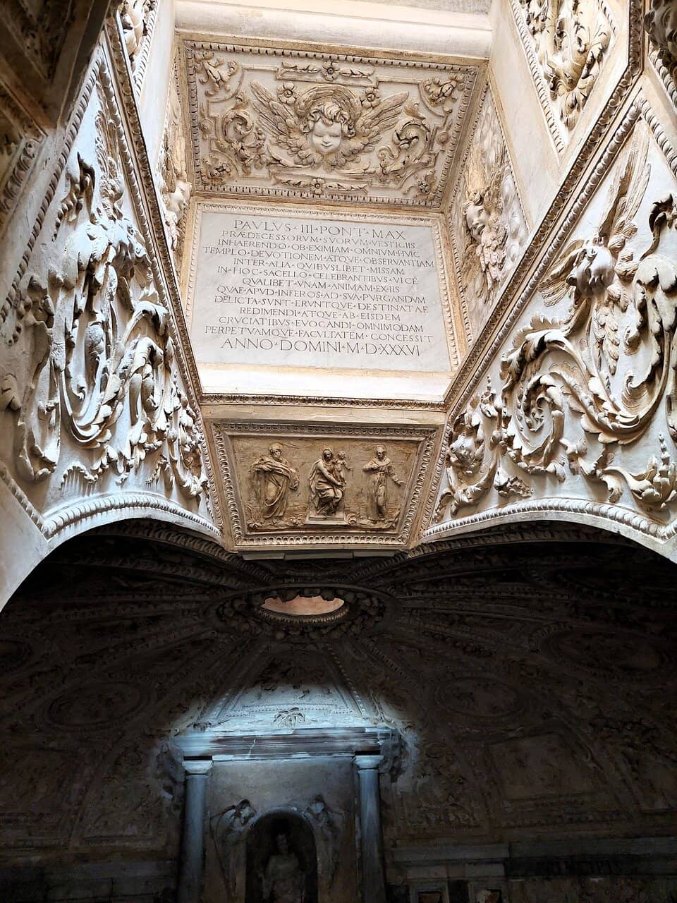 The Altar and Mirror Illusion