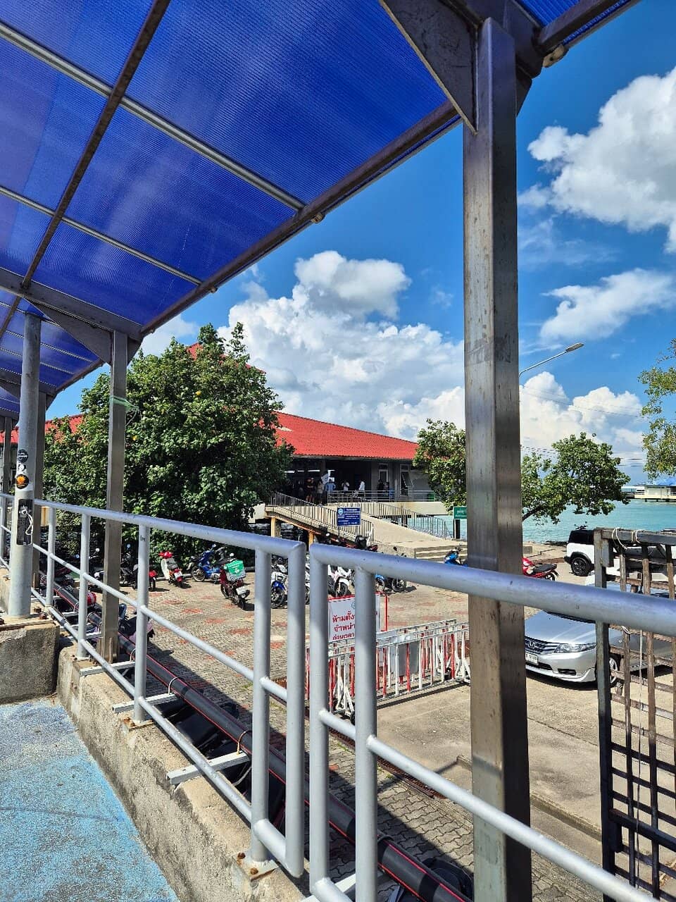 Seaside Dining & Shops