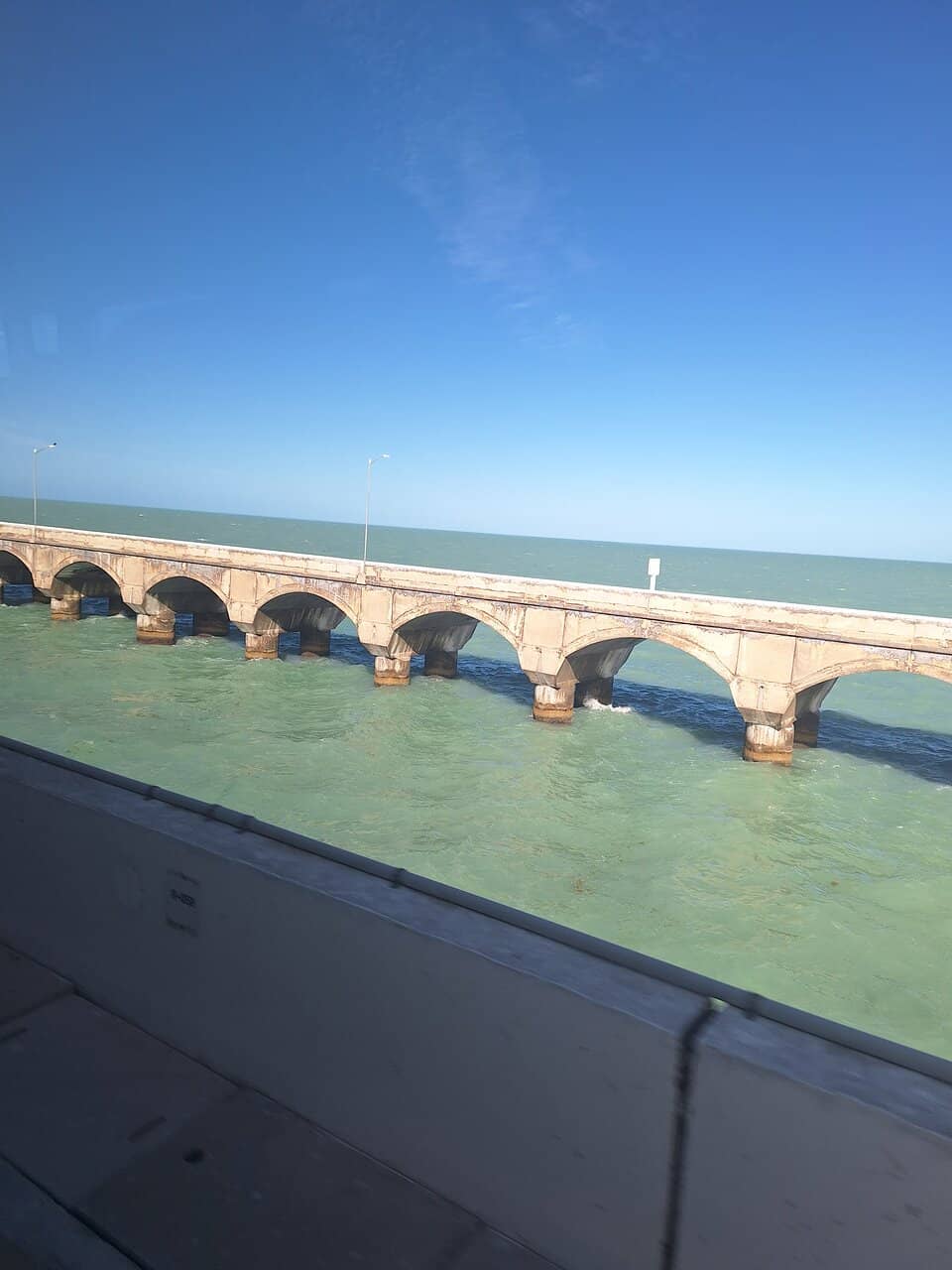 Beach Clubs & Relaxation