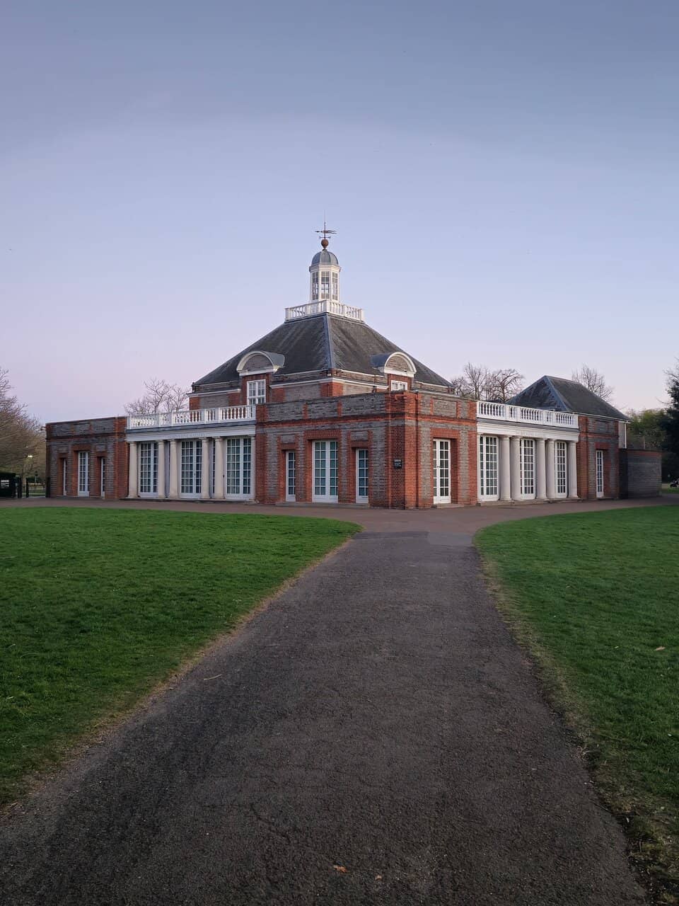 Kensington Gardens Setting