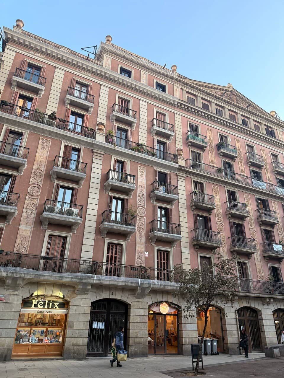 Castellers Sculpture
