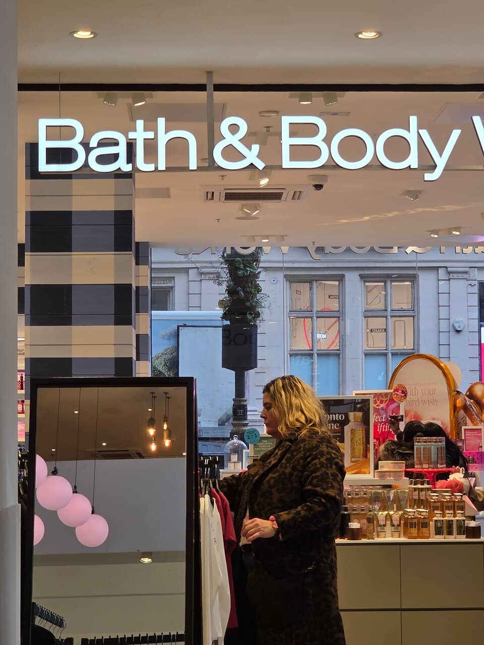 Street Performers & Vibe