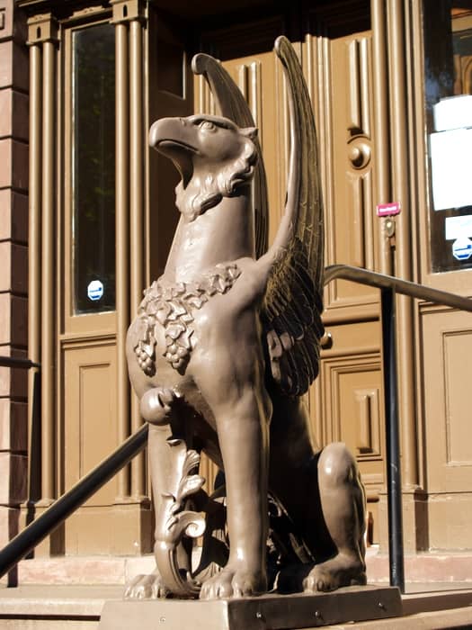 Engaging Guided Tours