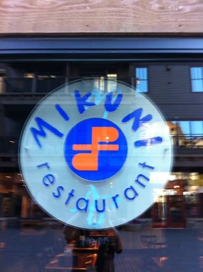 Vibrant Atmosphere & Happy Hour